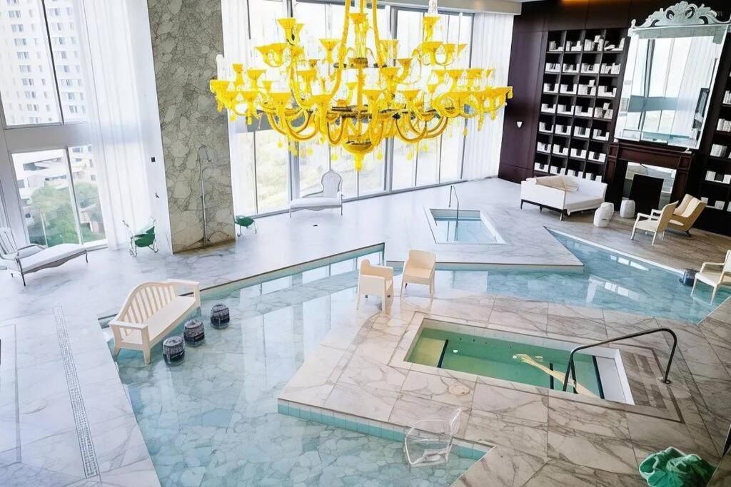 W Hotel Luxury High Rise マイアミ エクステリア 写真