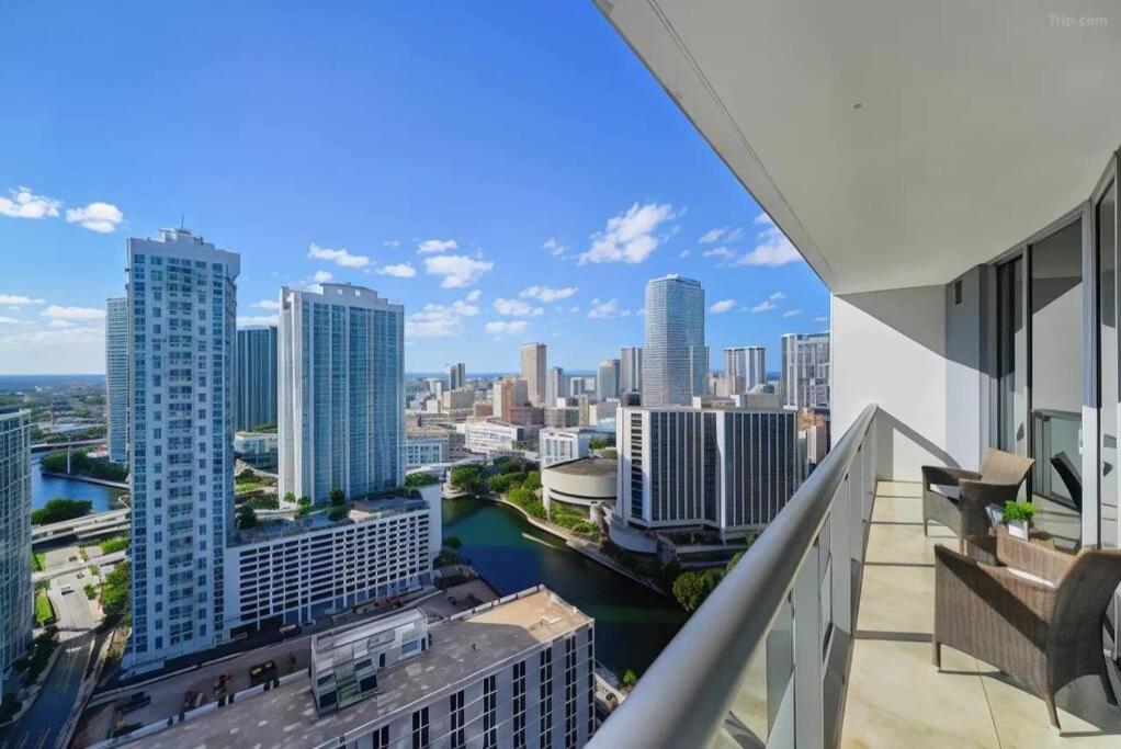 W Hotel Luxury High Rise マイアミ エクステリア 写真
